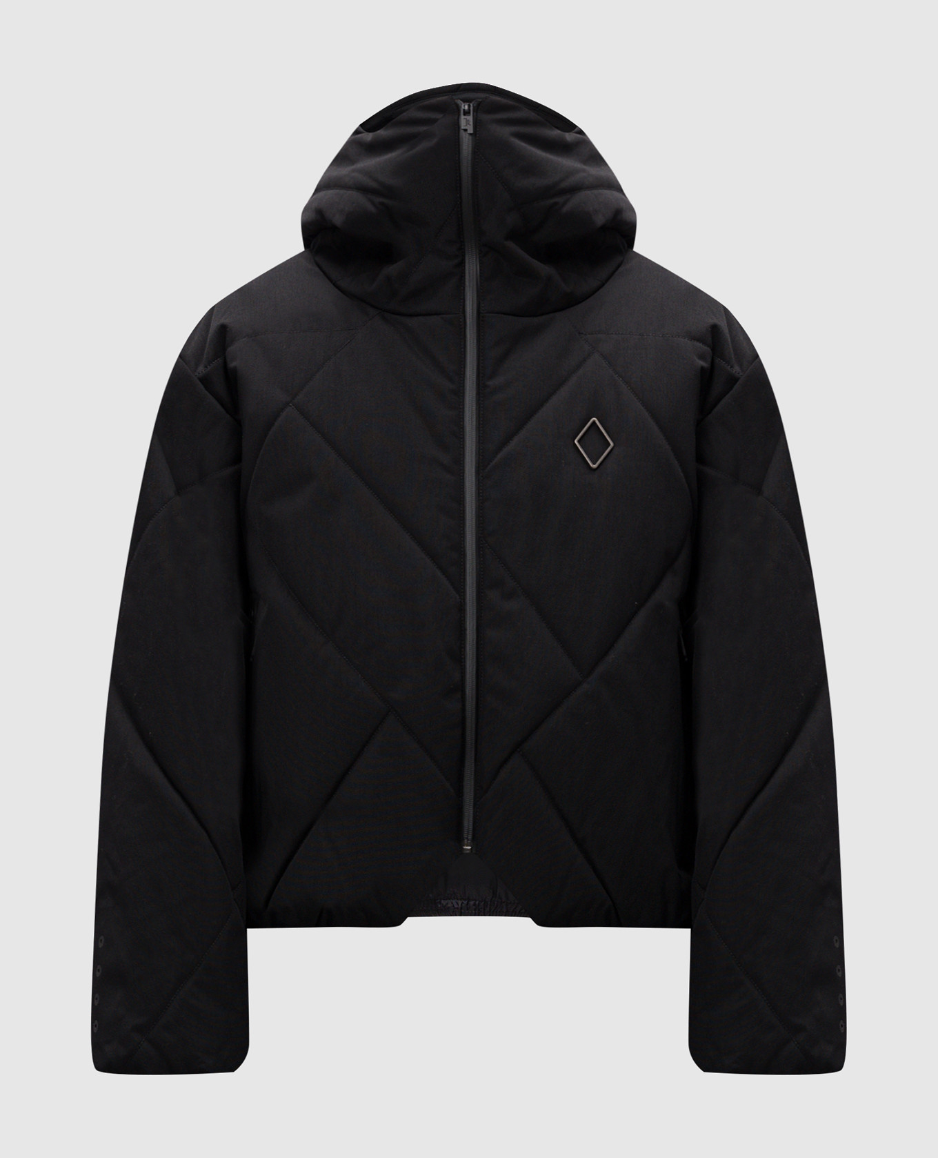 Черная стеганная куртка с металлической эмблемой, Черный, Куртки
Черная стеганная куртка с металлической эмблемой, Черный, Куртки