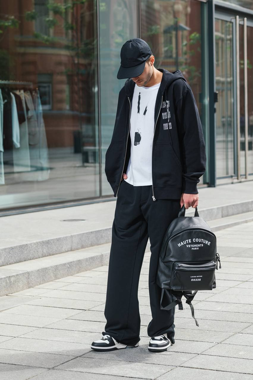 Maison Margiela MM6 - Чорна спортивна куртка з принтом логотипа