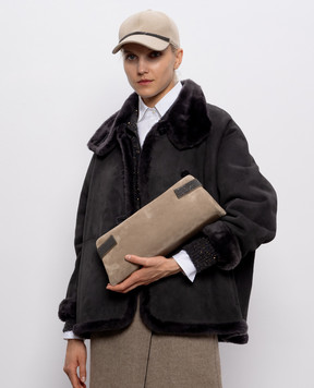 Brunello Cucinelli Бежевый клатч замшевый Pouch Essence с цепочкой мониль MBDLD2746P