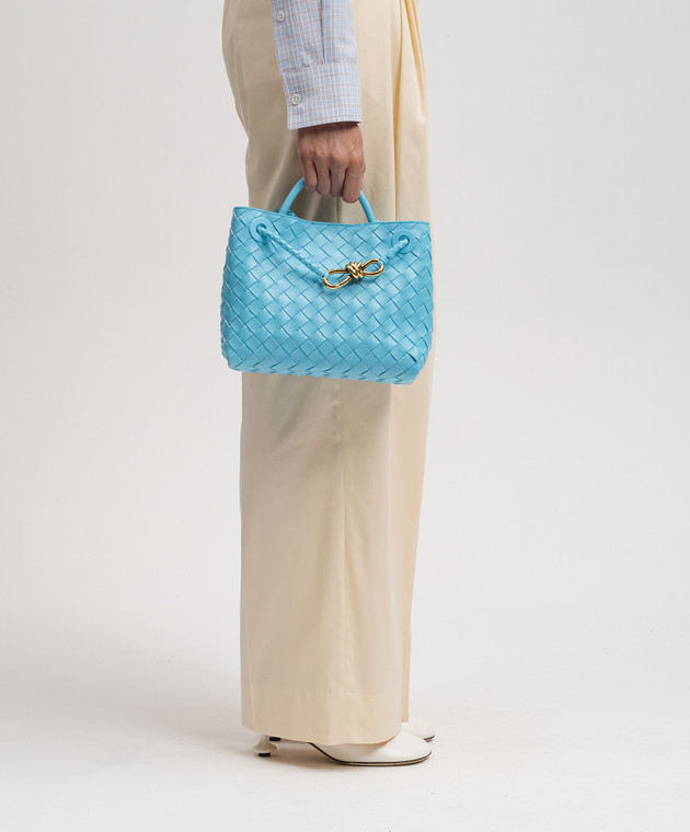 Bottega Veneta - Голубая кожаная сумка Andiamo с металлическим