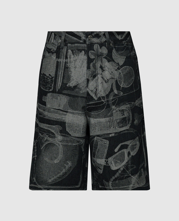 Black shorts in X-Ray pattern