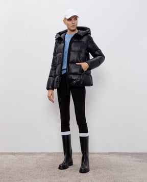 Moncler Чорна пухова куртка з нашивкою логотипа K20931A00068597YG