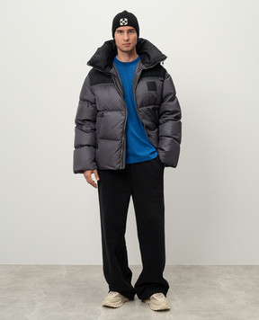 Off-White Серый пуховик с логотипом патча Arrow OMEJ002F24FAB001
