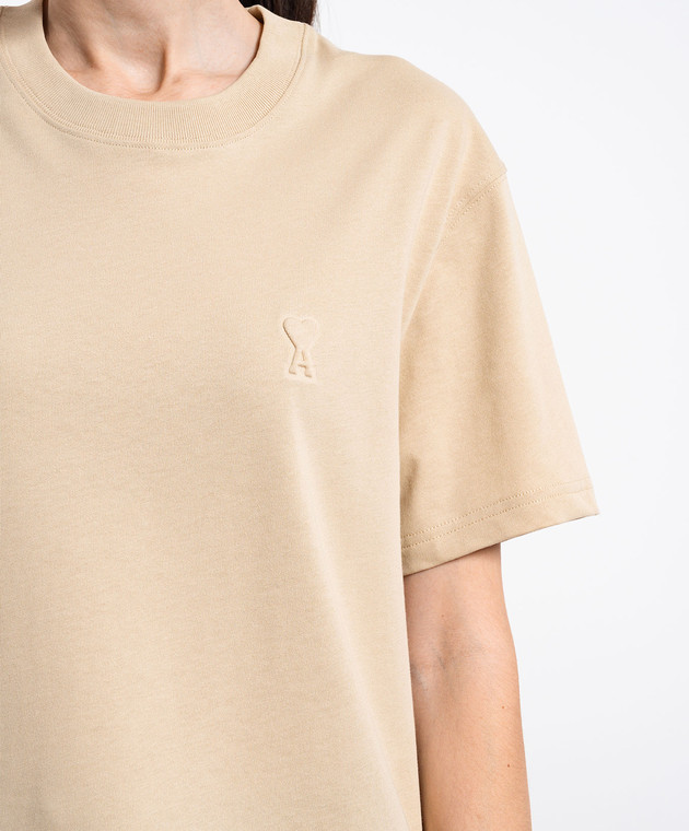 Ami Paris Бежевая футболка с фактурной эмблемой Ami de Coeur UTS027726 изображение 5