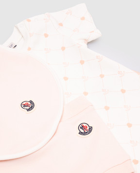 Moncler ENFANT Детский розовый набор с боди, трусики и слюнявка с логотипом логотип. K19518P0000489AT0