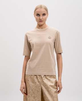 Moncler Бежевая футболка с фактурной нашивкой логотипа K10938C0000589A17