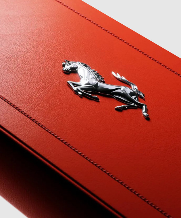 TASCHEN Книга Ferrari коллекционное издание в футляре в виде двигателя FERRARI изображение 3