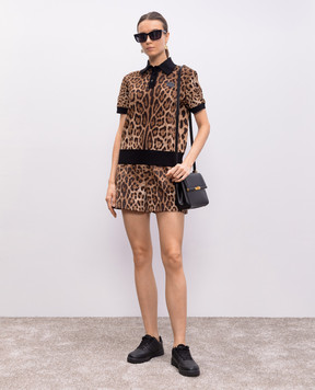 Dolce&Gabbana Коричневое поло в анималистическом принте с патчем логотипа. F8V33THS7KA