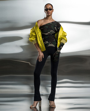 Vetements Зелений асиметричний топ в камуфляжний принт WE64TO300ZZ