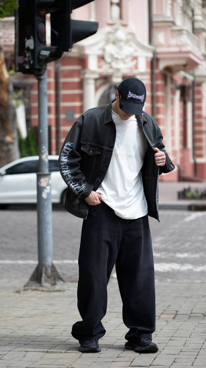 Balenciaga - Черная джинсовая куртка DIY Metal с принтом