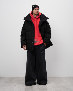 Vetements Черный пуховик с вышивкой логотипа UA65JA310B