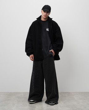 Vetements Черная спортивная куртка с вышивкой логотипа UA65JA950B