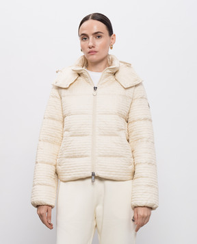 Moncler Бежевая стеганная пуховая куртка с нашивкой логотипа K20931A00006788QF