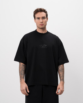 Vetements Чорна футболка з принтом логотипа в тон UA66TR600BBm