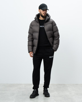 Moncler Черные брюки с контрастной вышивкой логотипа J20918H00012809KR