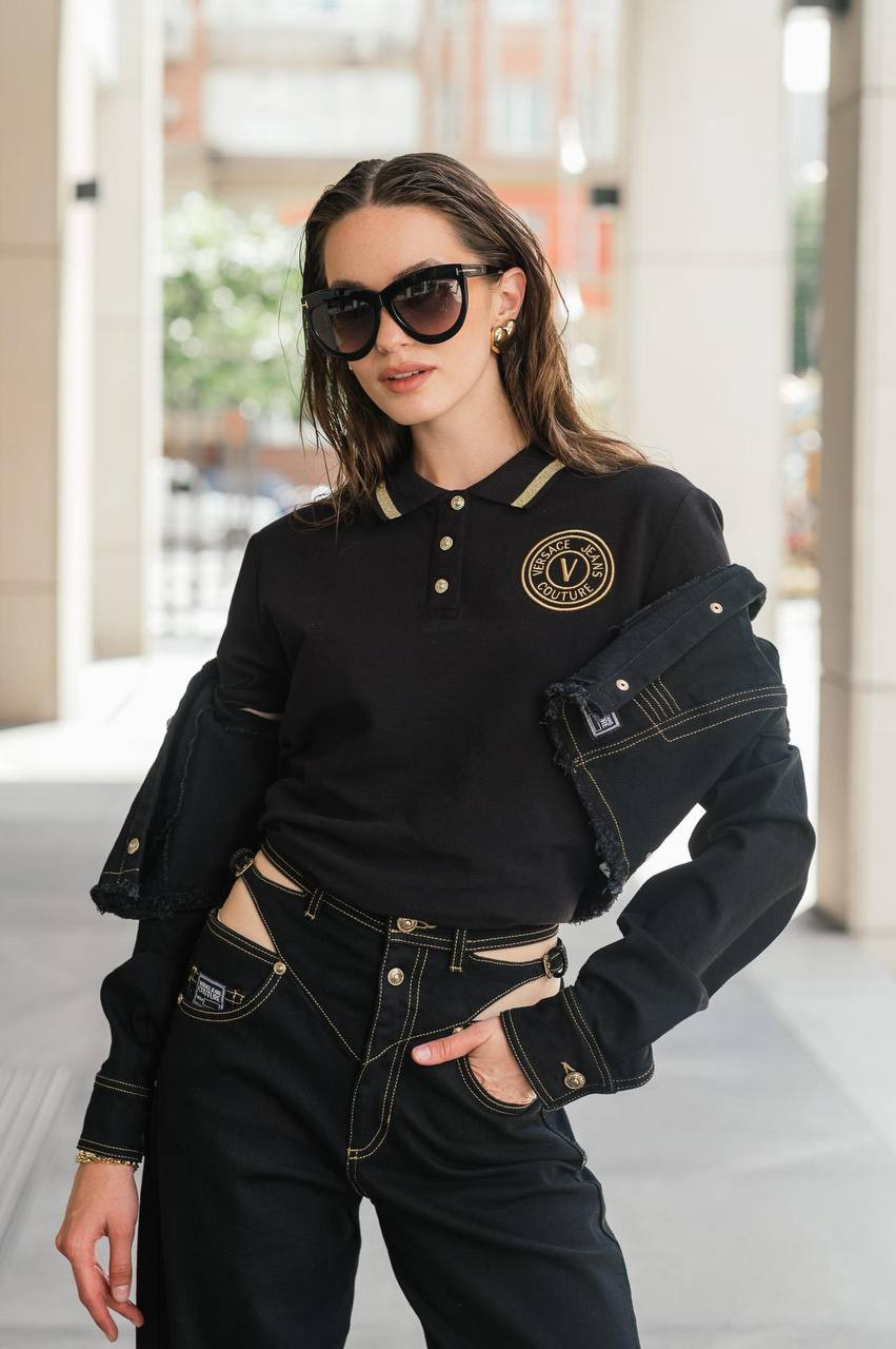 VERSACE JEANS COUTURE ブラックタンクトップ XS Versace Jeans Couture - Черное поло с вышивкой логотипа