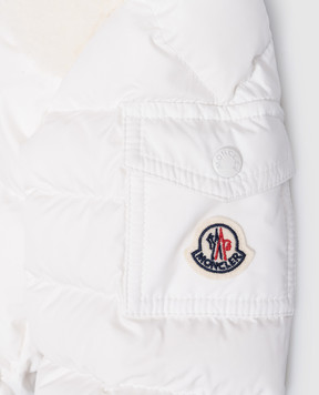 Moncler ENFANT Детский пуховый белый комбинезон Indro J29511G0000154A811824