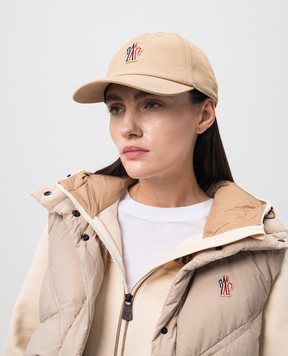 Moncler Grenoble Бежева кепка з нашивкою логотипа J20983B0000204863