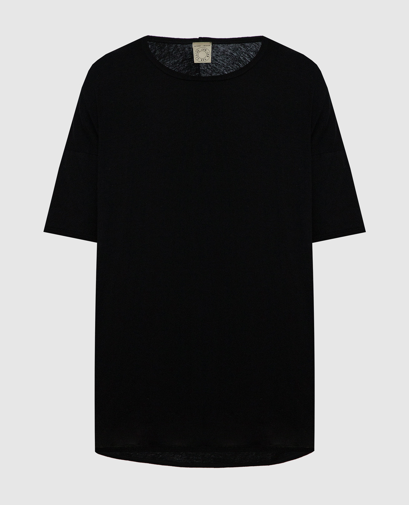 Black t-shirt with linen