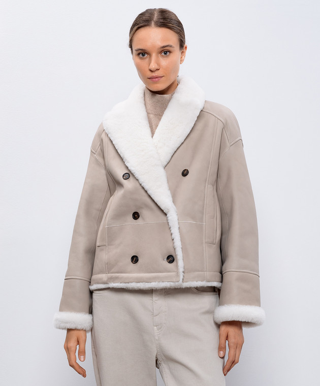 Brunello Cucinelli Бежева шкіряна укорочена двобортна дублянка на овчині MPMBP7962P зображення 3