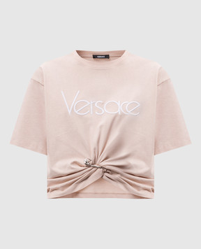 Versace Бежевая укороченная футболка с логотипом и брендовой шпилькой 10188981A13610