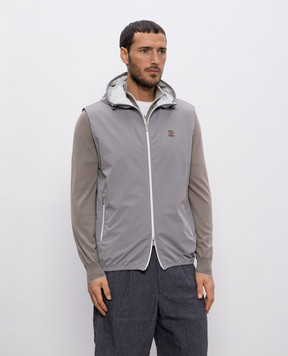 Brunello Cucinelli Сірий жилет з вишивкою емблеми MM49A7450G