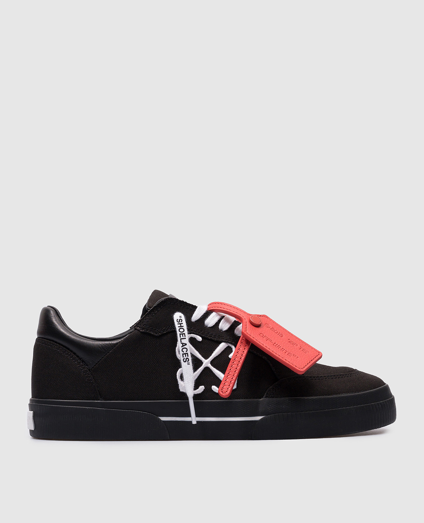 Black sneakers with Arrow logo embroidery