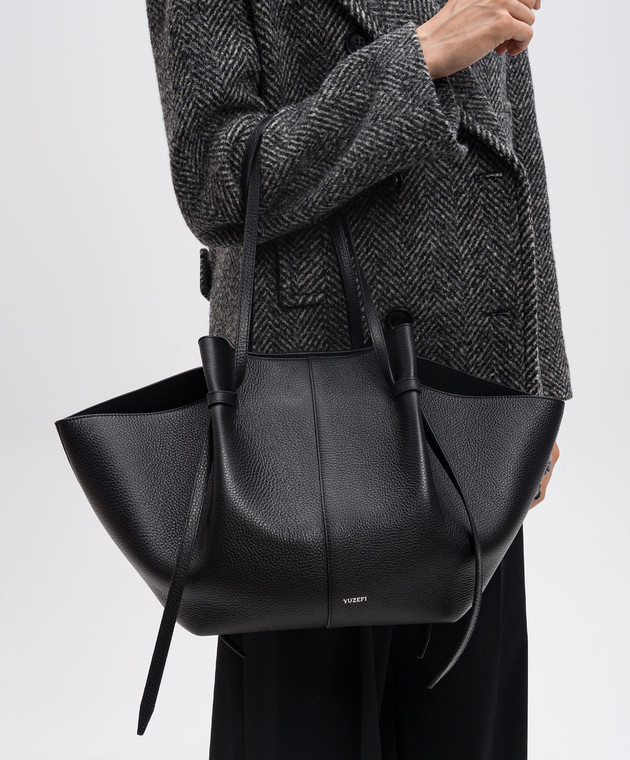 YUZEFI Черная кожаная сумка-тоут LARGE MOCHI LARGEMOCHIBLACK изображение 2