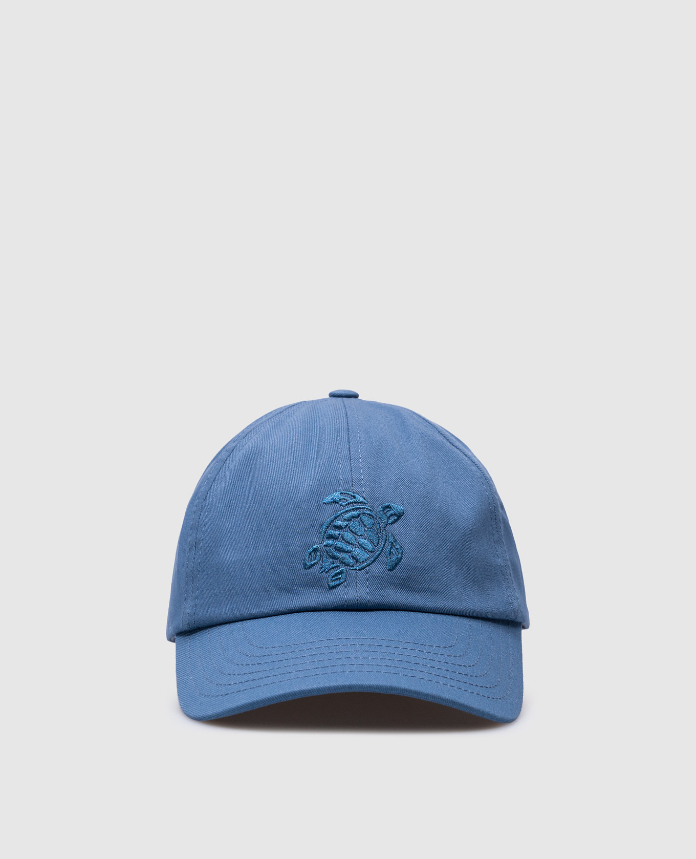 Синяя кепка с логотипом