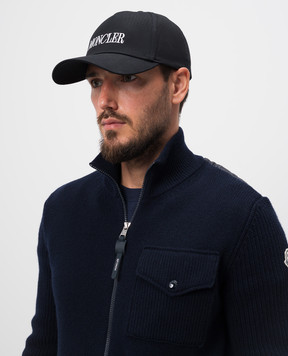 Moncler Черная кепка с вышивкой логотипа J20913B000350U082