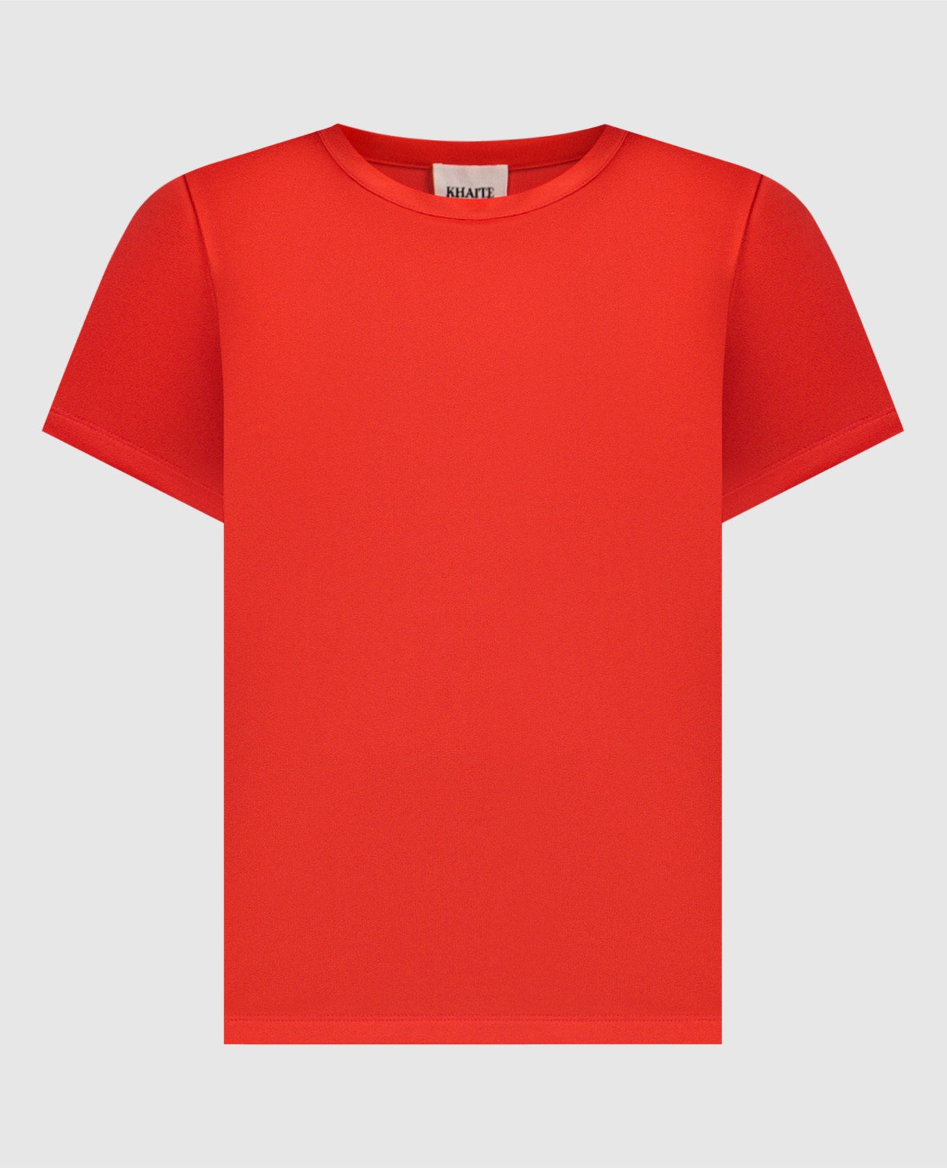 Красная футболка