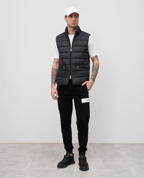 Moncler Чорний пуховий жилет зі шкіряною нашивкою логотипа K10911A00144549SK