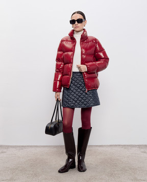 Moncler Красная пуховая куртка с нашивкой логотипа K20931A001685963V