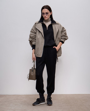 Brunello Cucinelli Черные джогеры с шелком с цепочкой мониль MP828FH699