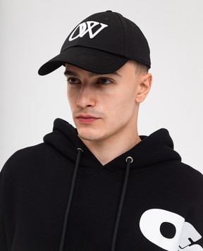 Off-White Чорна кепка з контрастною вишивкою логотипа OMLB069C99FAB001