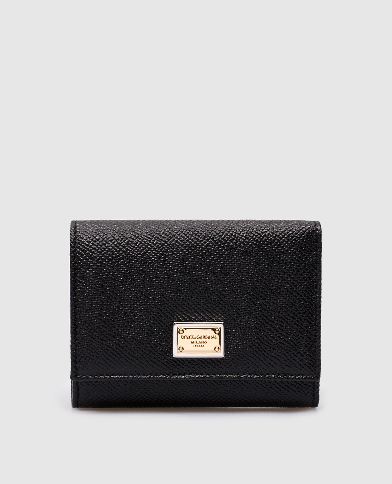 

Черный кожаный портмоне с металлическим логотипом., Портмоне