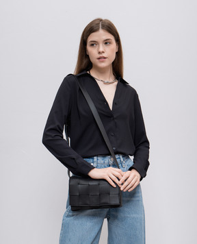 Bottega Veneta Чорна шкіряна сумка Cassette з плетінням Intrecciatio 578004VMAY1