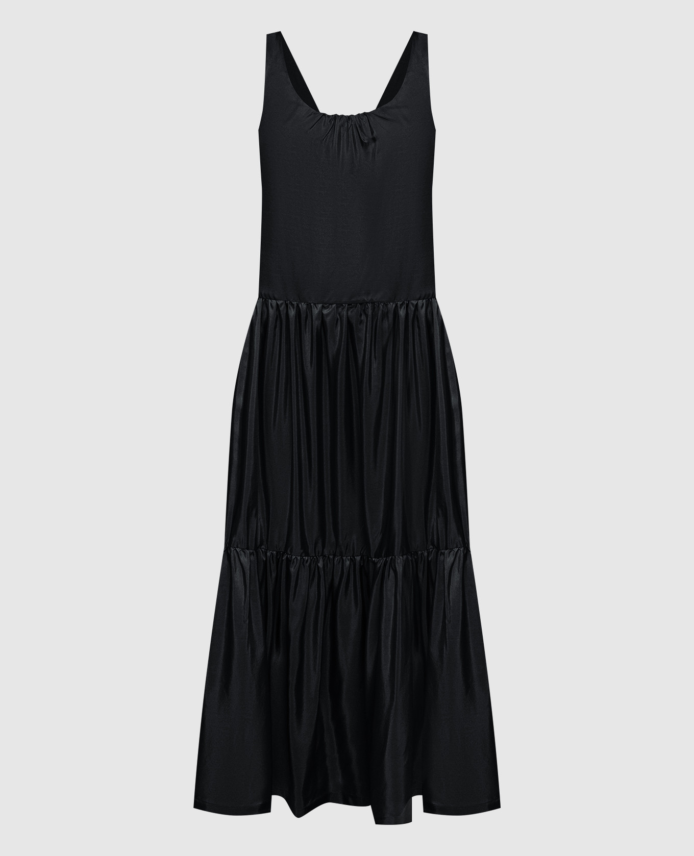 Черное платье из шелка