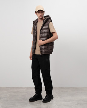 Moncler Коричневый пуховой жилет Barant J20911A00062597EX