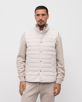 Brunello Cucinelli Бежевий стьобаний пуховий жилет MM4911711