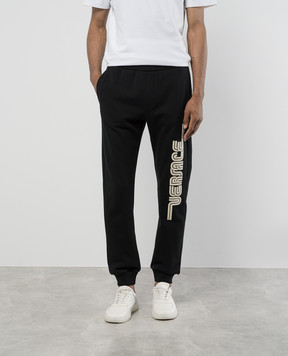 Versace Чорні джогери з фактурним принтом логотипа 10162821A11444