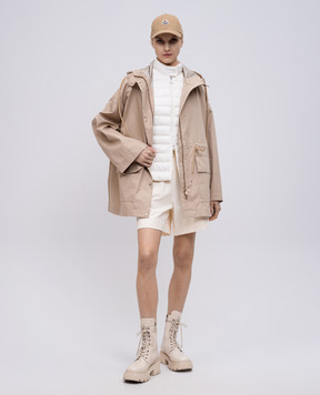Moncler Белый пуховой жилет Igens K10931A00067597YF