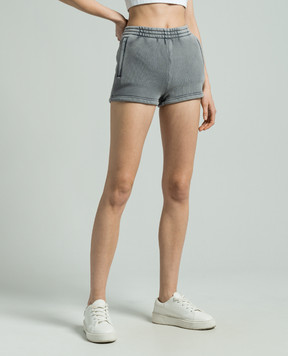 Alexander Wang Серые шорты с фактурным логотипом 4CC3224349