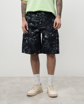 Off-White Сині джисові шорти карго з візерунком в стилі фрески OMYC024S25DEN003