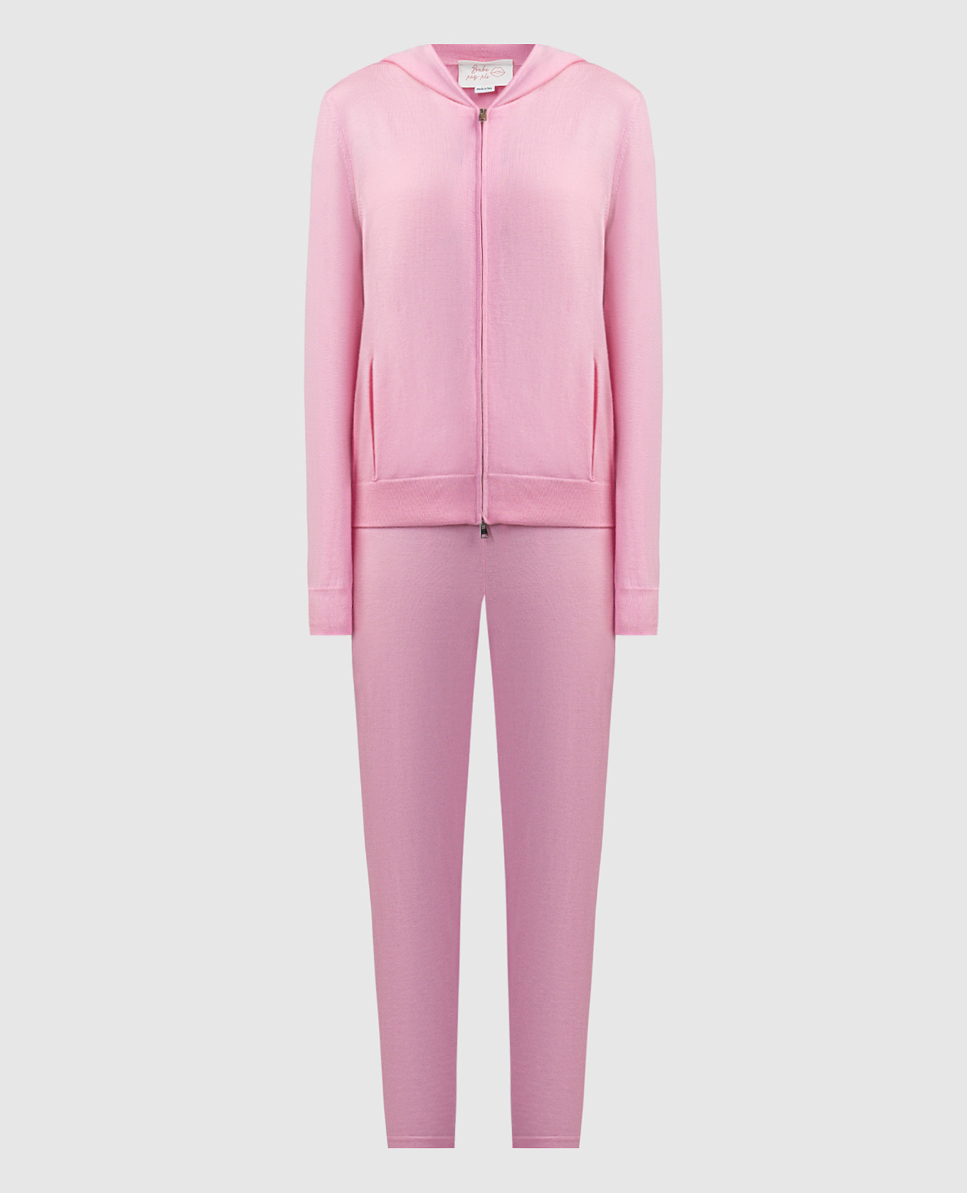 Pink sports suit made of wool