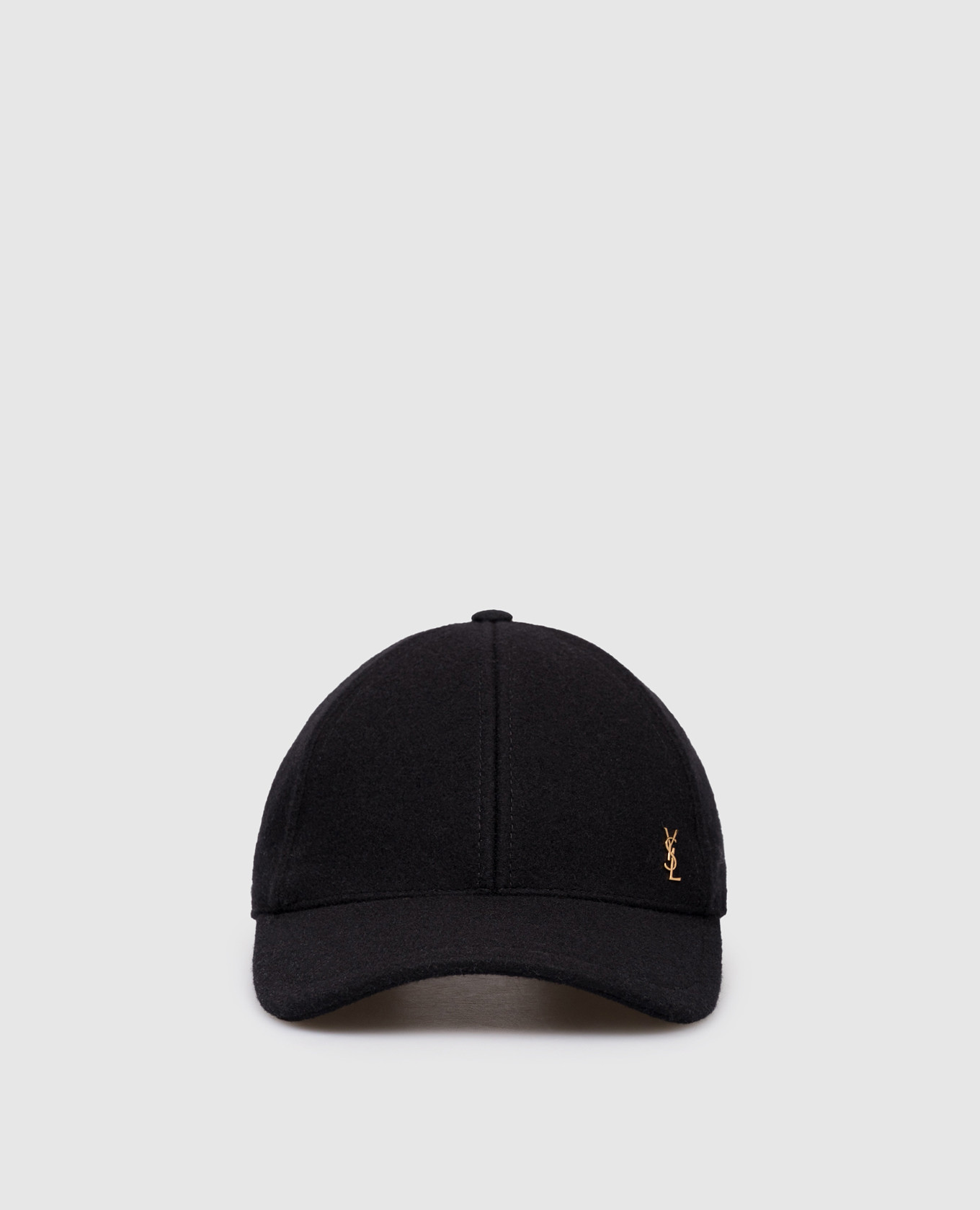 Черная кепка из шерсти