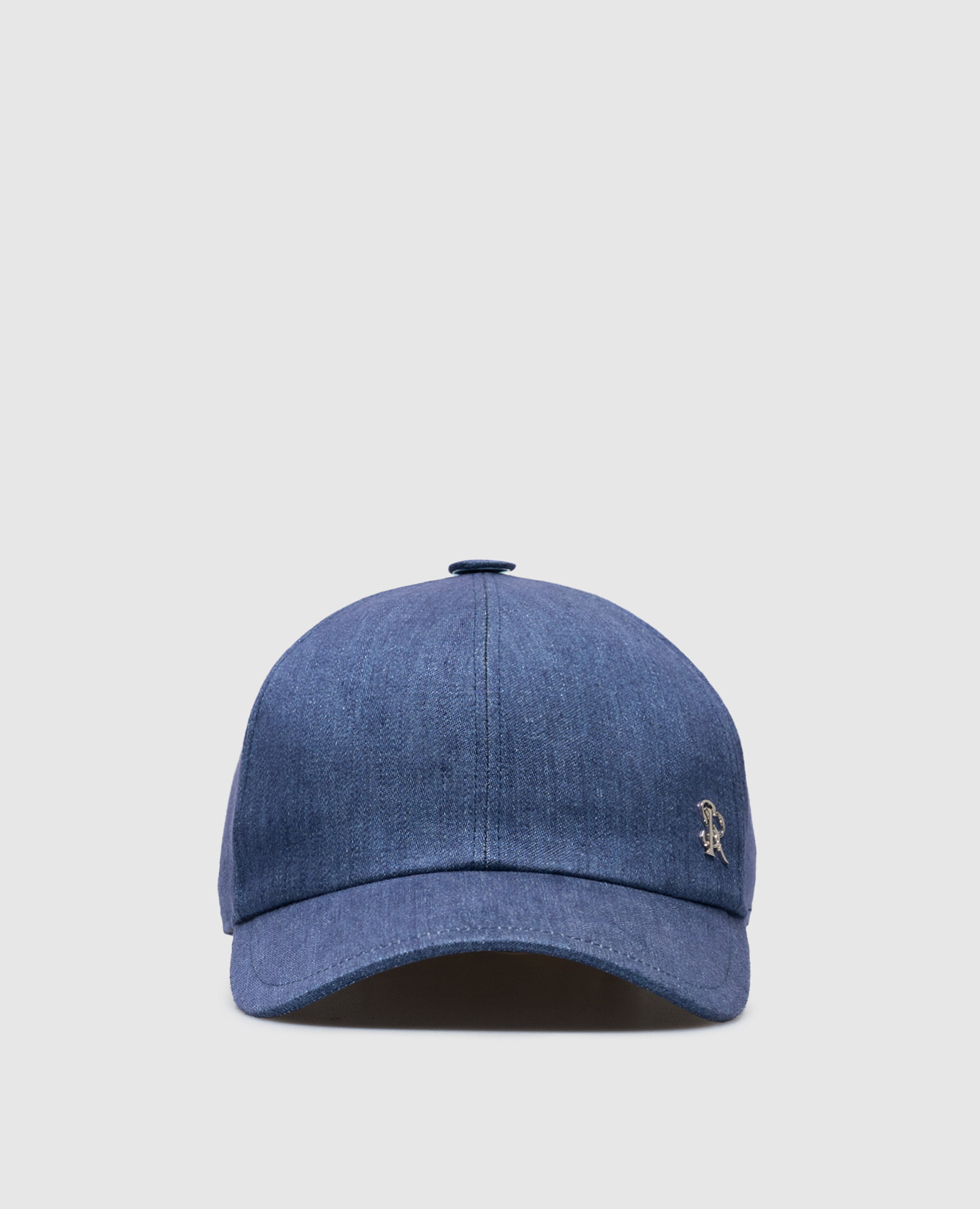 Синяя кепка из льна с металлическим логотипом