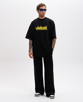 Vetements Чорна футболка з принтом логотипа в стилі графіті UA66TR655B