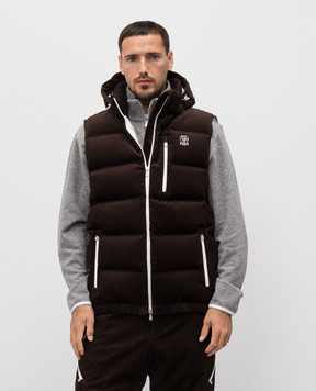 Brunello Cucinelli Коричневый вельветовый пуховый жилет с вышивкой эмблемы MM180KG10