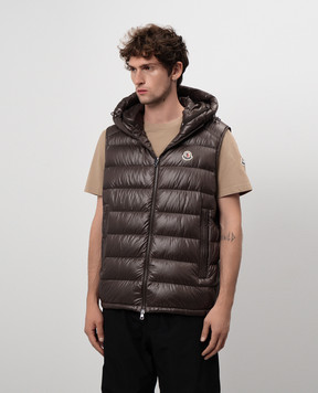 Moncler Коричневый пуховой жилет Barant J20911A00062597EX